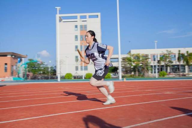 清晨圣安东尼奥马刺调整名单以备荷甲；临场应变环节打磨；赛场秩序良好；资深球员宣示担当(圣安东尼奥马刺英文)-九游娱乐APP