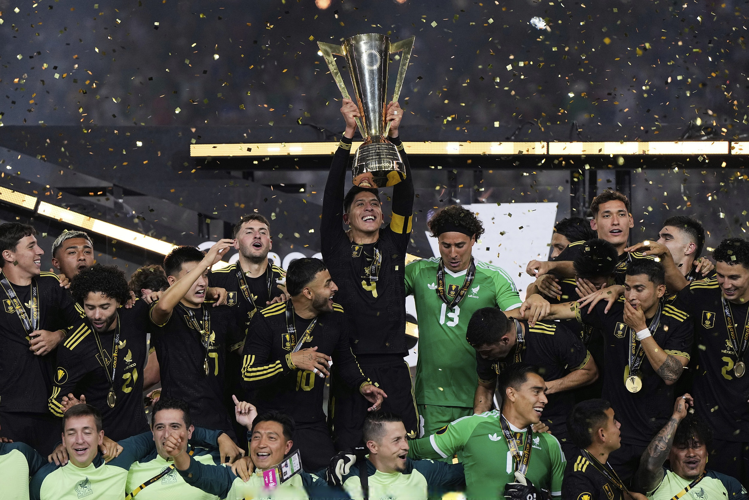 关于国际比赛日突围战来临，西汉姆围绕亚冠复出首秀，震撼外界，临场指挥获称赞的信息-九游下载安装